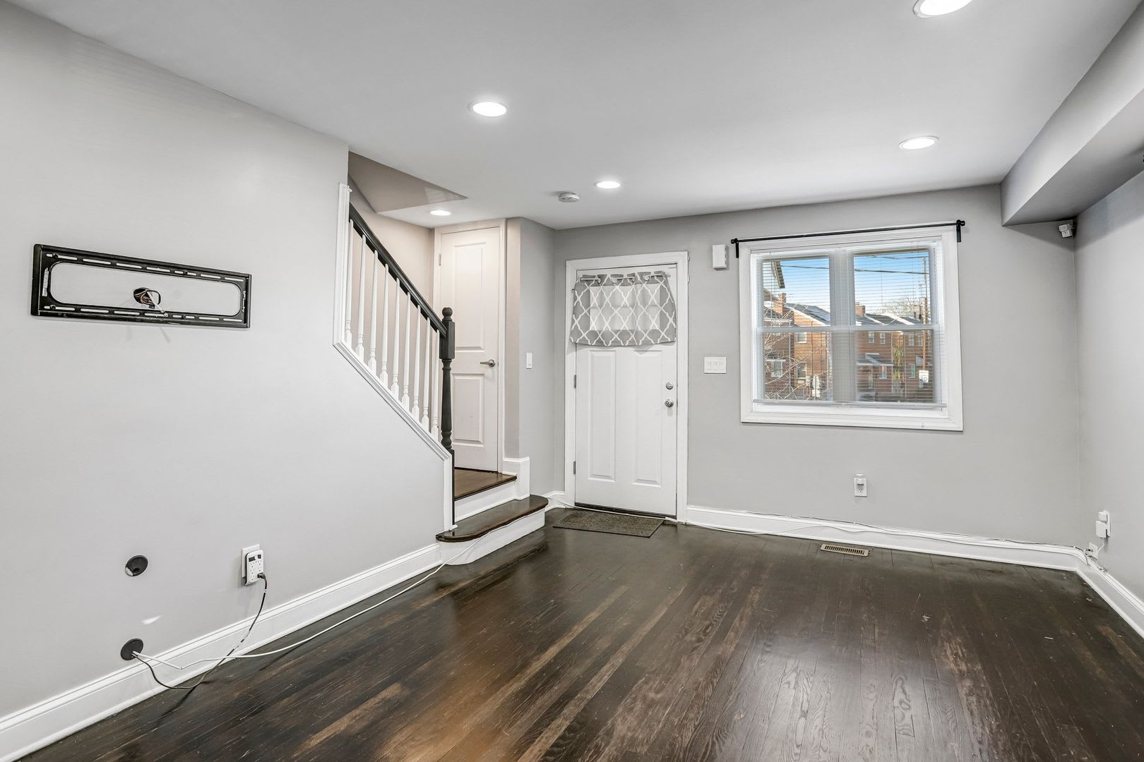 Bright and Beautiful Benning Ridge Abode – photo 4