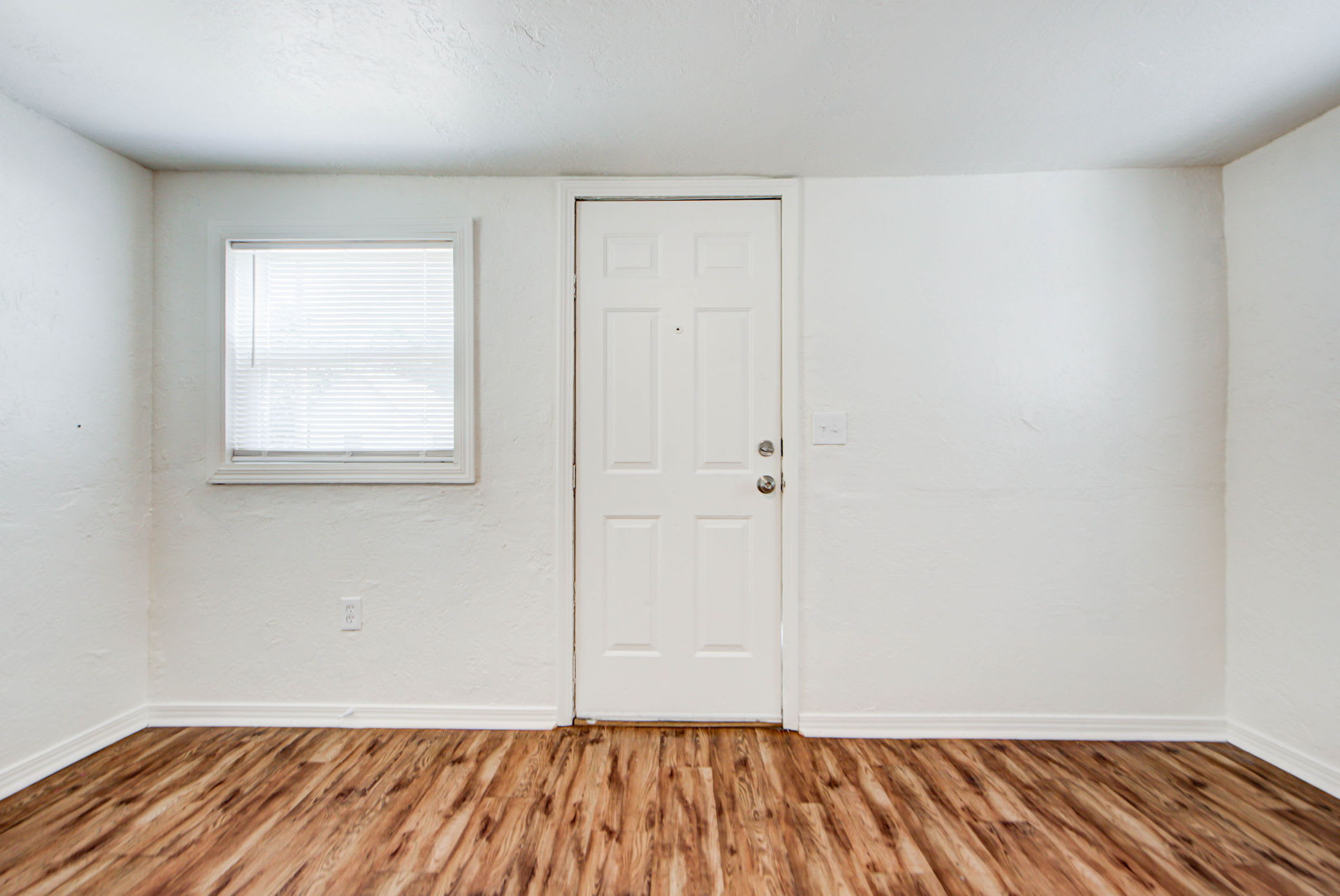 204 South Stewart Avenue – photo 2
