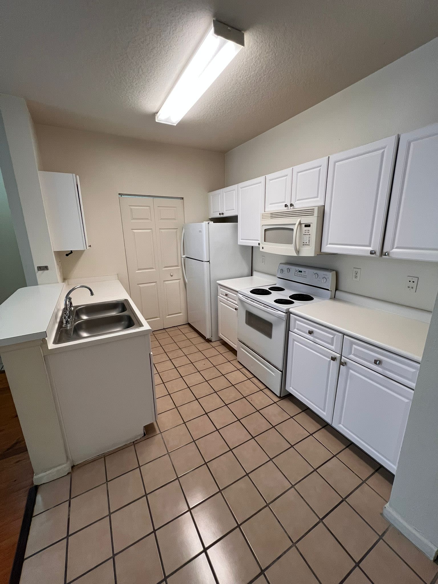 2049 Tizewell Circle #1102 – photo 4