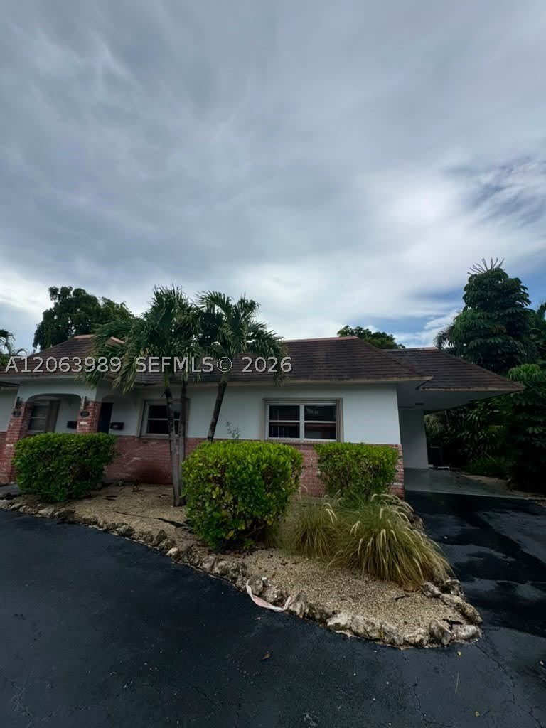 2020 NE 33rd St – photo 2