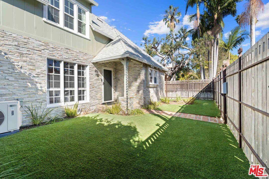 819 S Crestmoore Pl – photo 1