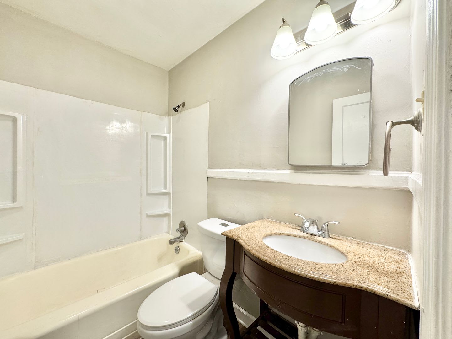 1006 E Side Drive – photo 5