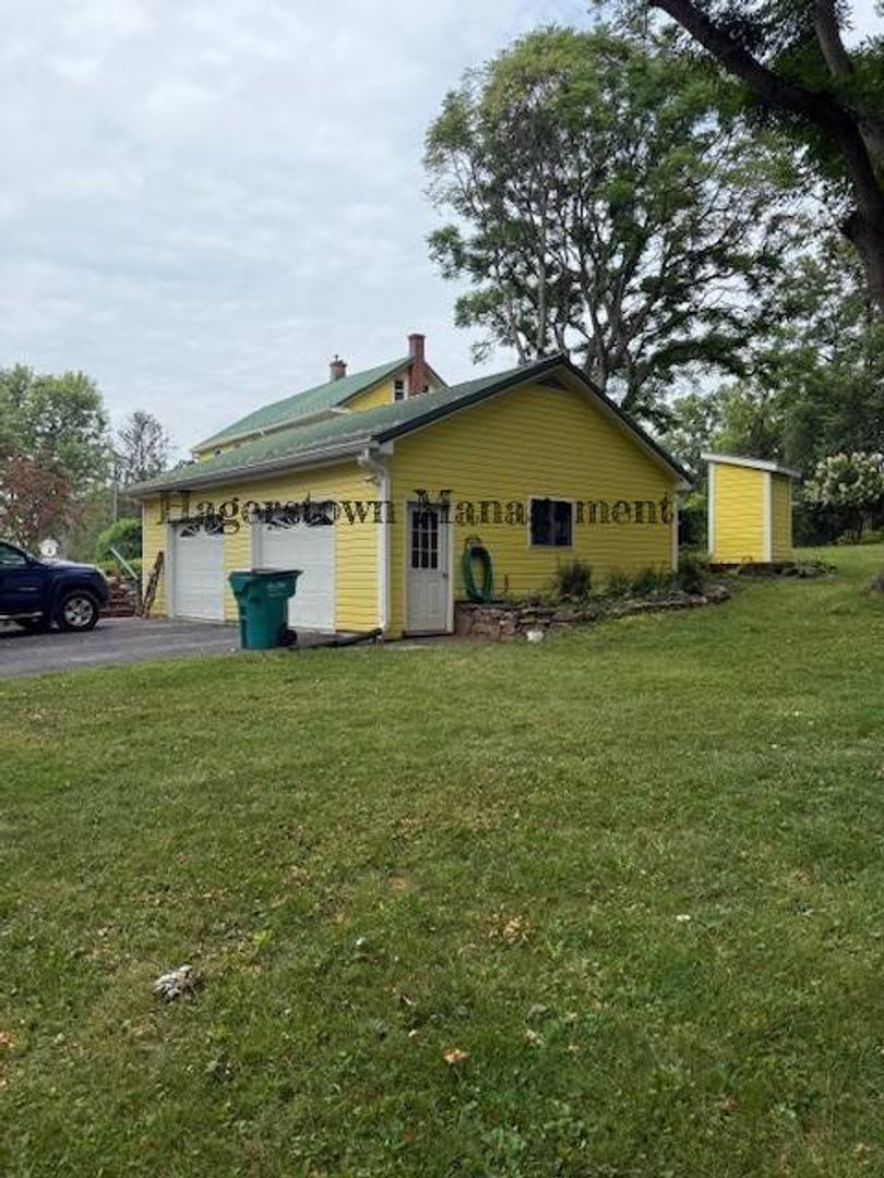 3 Bedroom Home Fully Furnished in Picturesque Appalachian Mountain Setting – photo 2