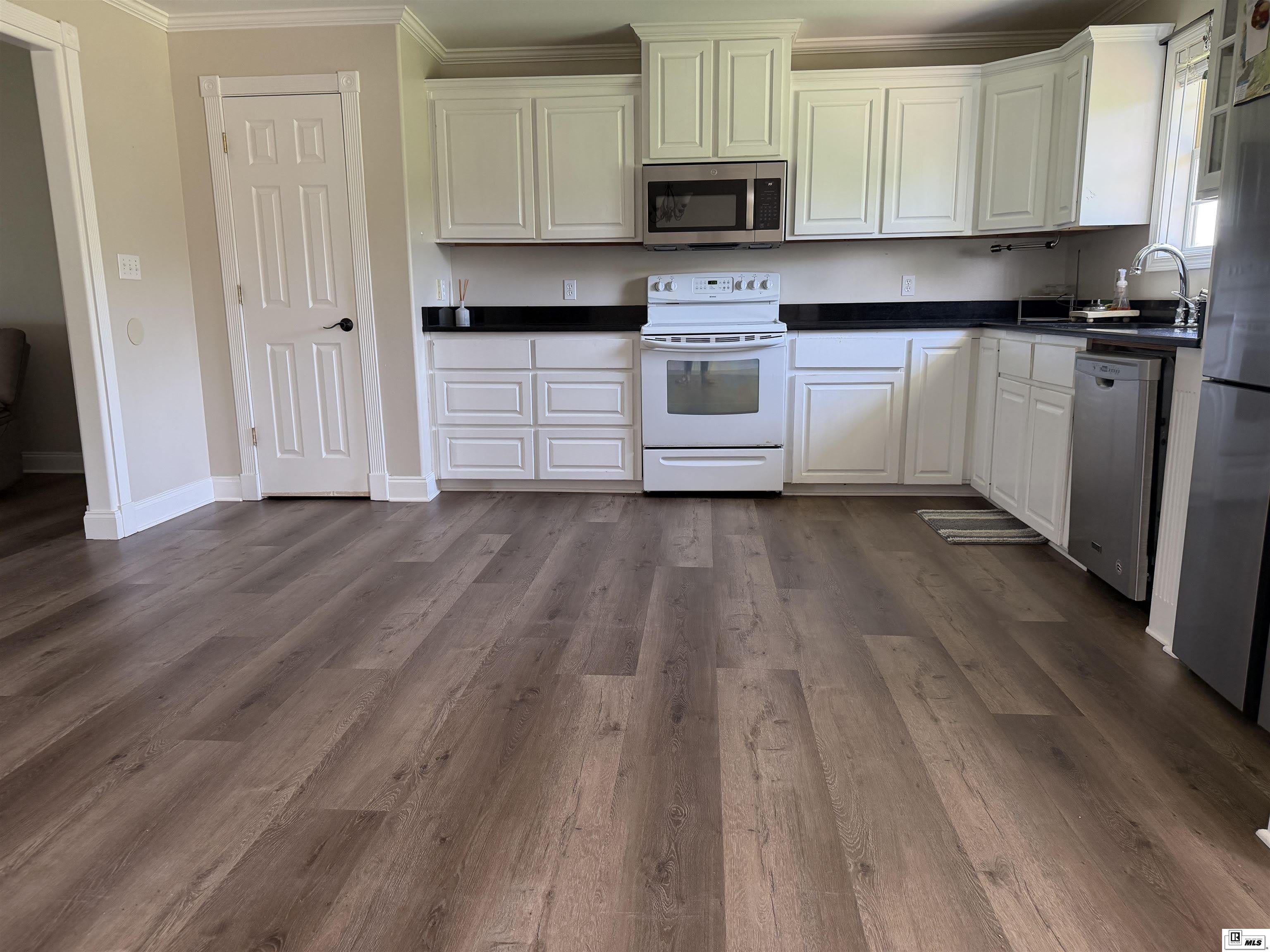 511 SMALLING ROAD – photo 2