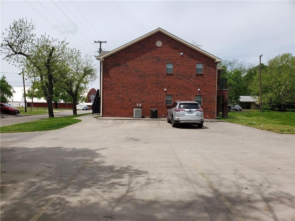 1618 Bois D Arc Street – photo 2