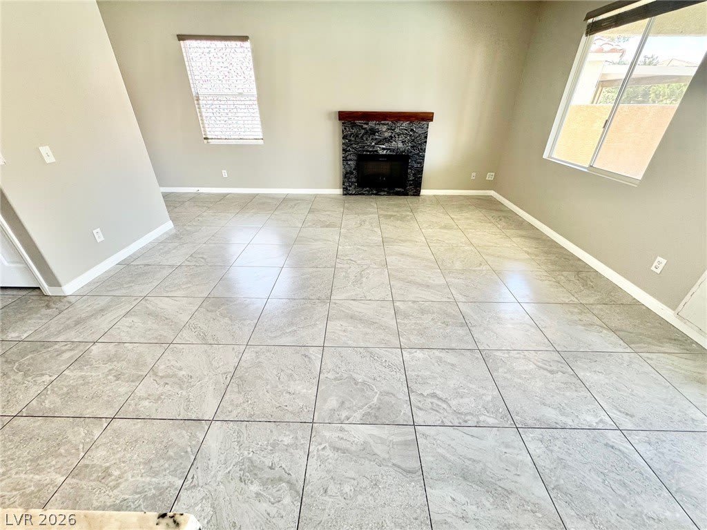 1092 Whispering Birch Avenue – photo 2