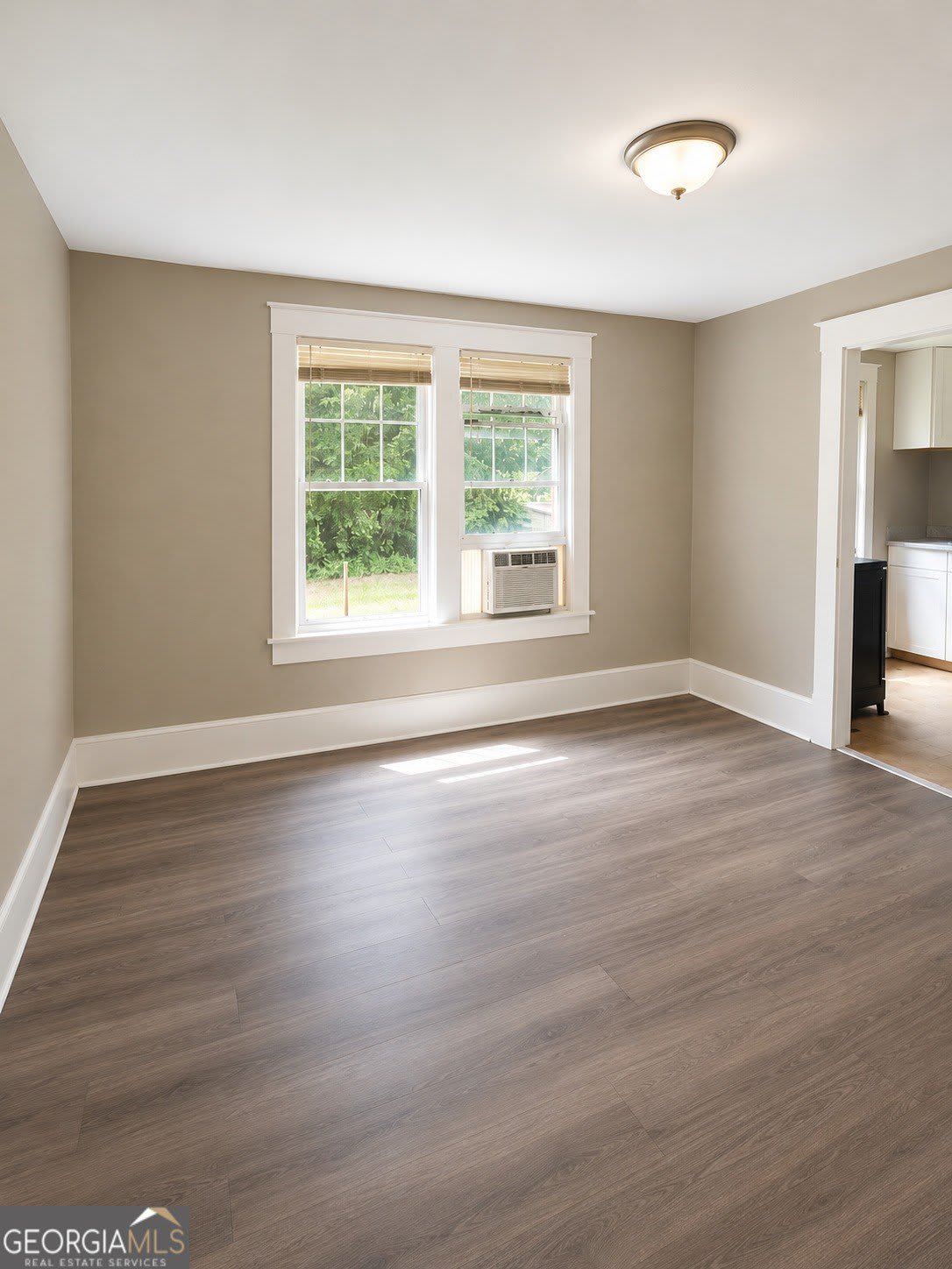 1049 Birch Street – photo 3