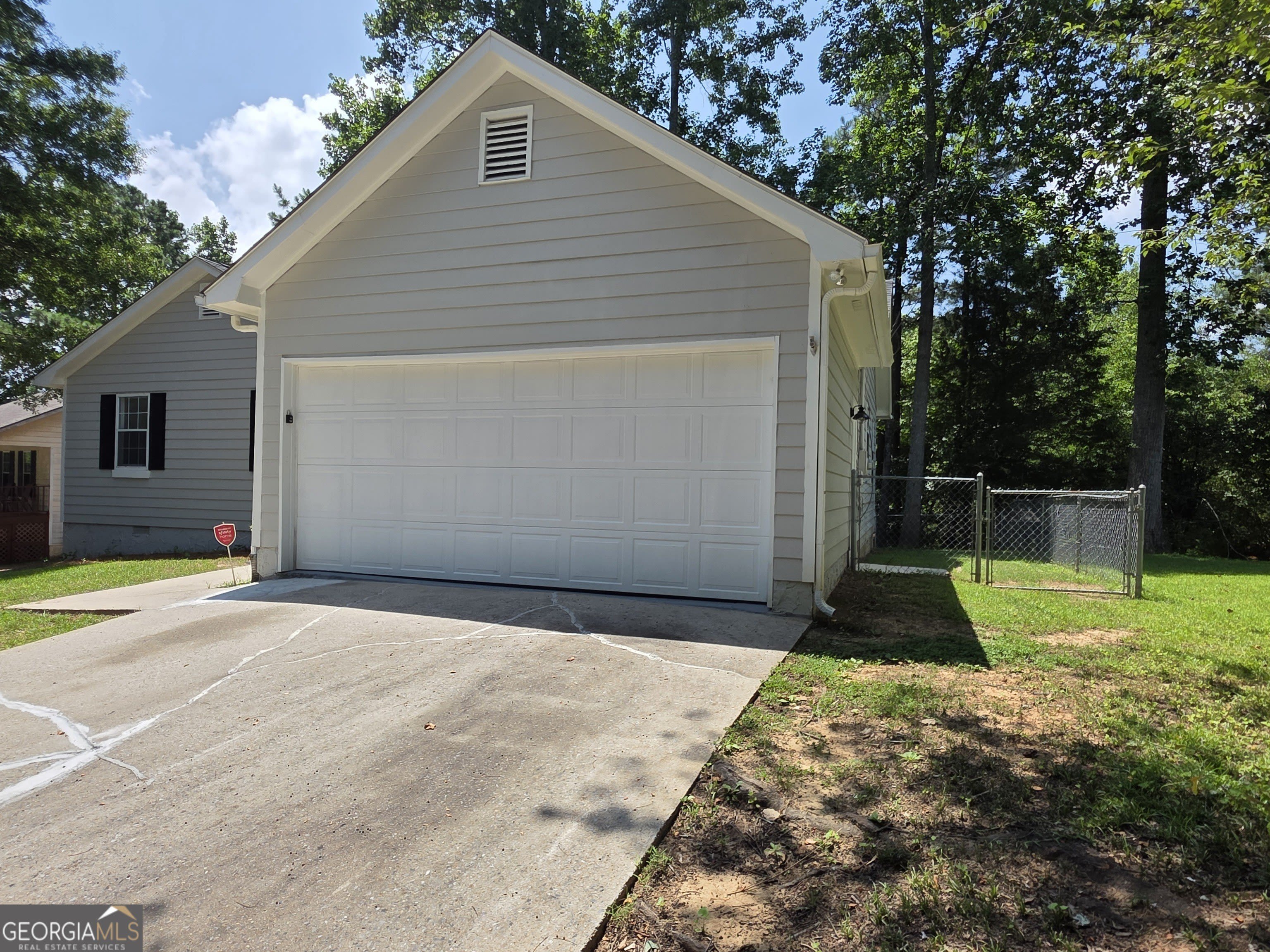 232 Hampton Drive – photo 3