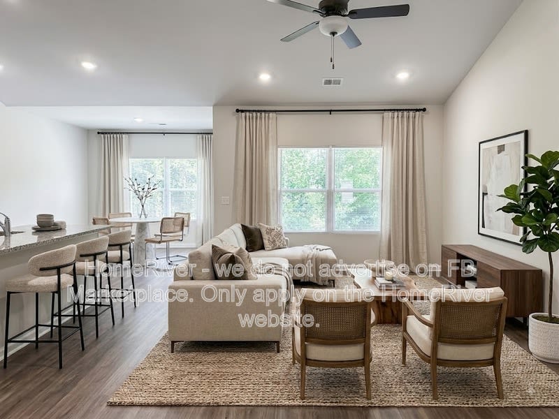 389 Chedworth Dr – photo 2