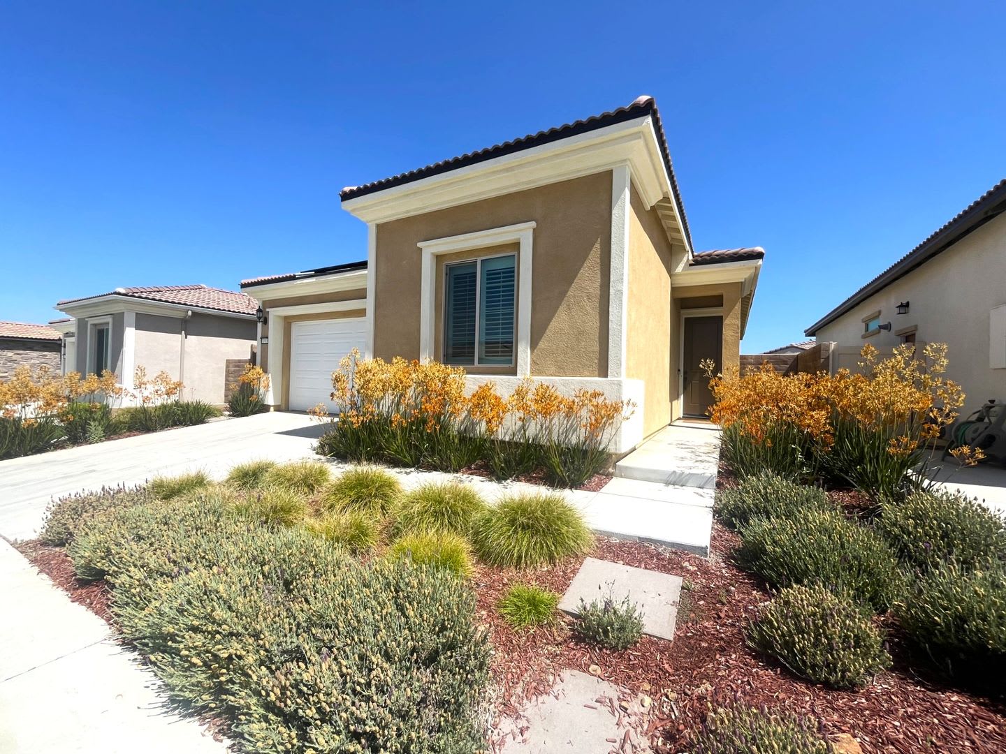 2 Bed 2 Bath Located In Corona Ca 55 Only – photo 3