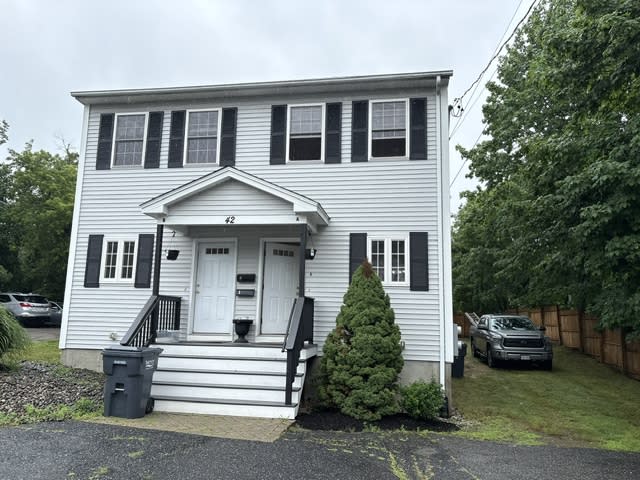 42 North Main Street – photo 1