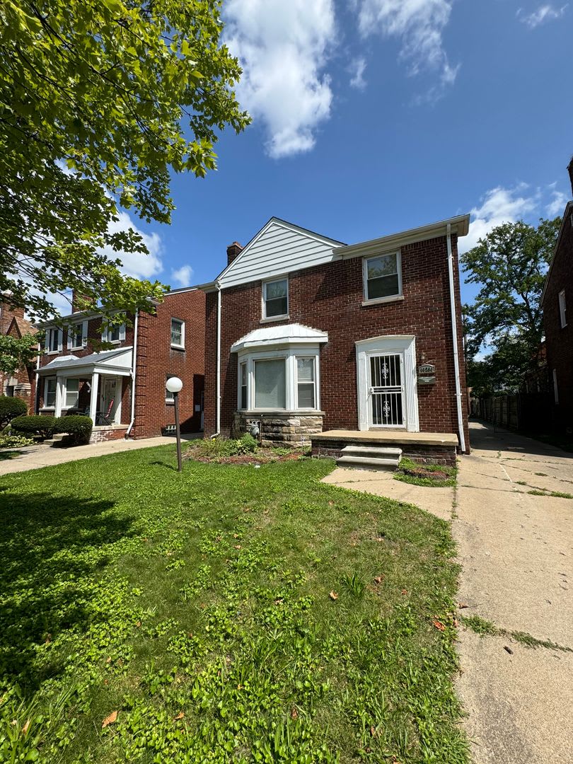 COMING SOON! 3-Bedroom Brick Colonial in Greenwich – photo 2