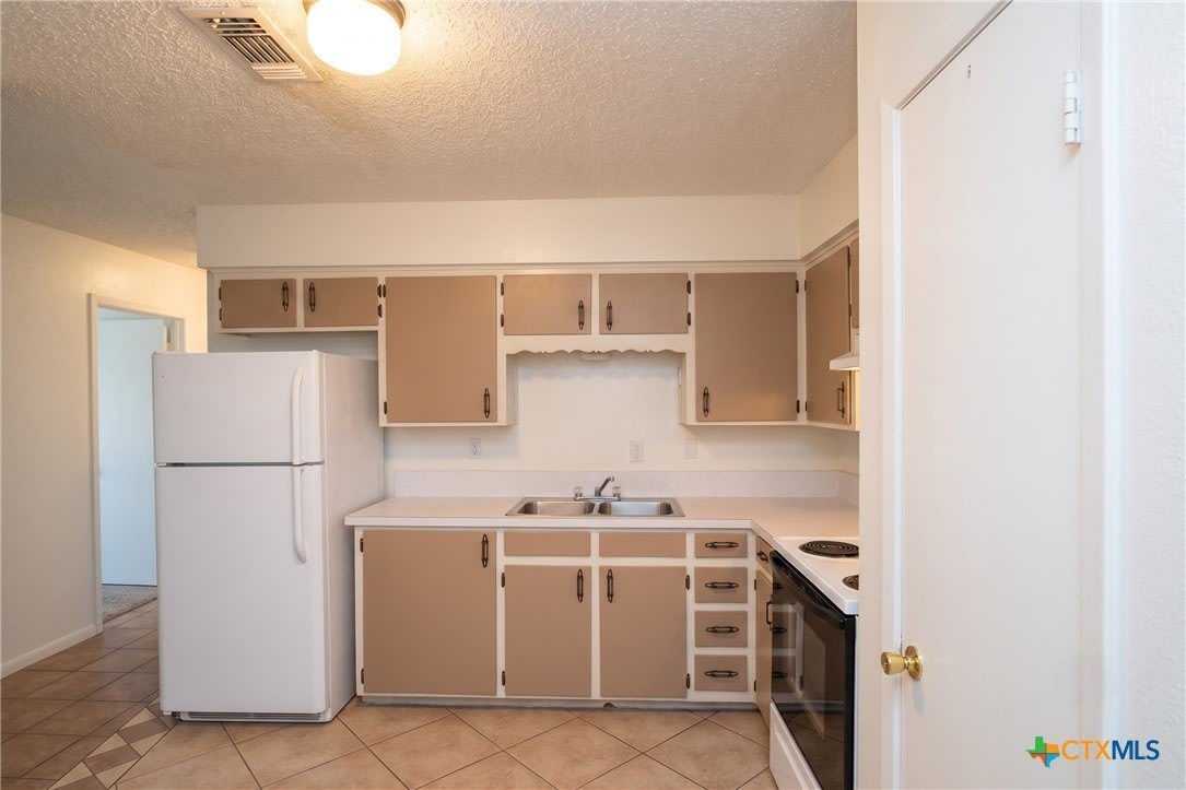 703 Traci Drive – photo 3