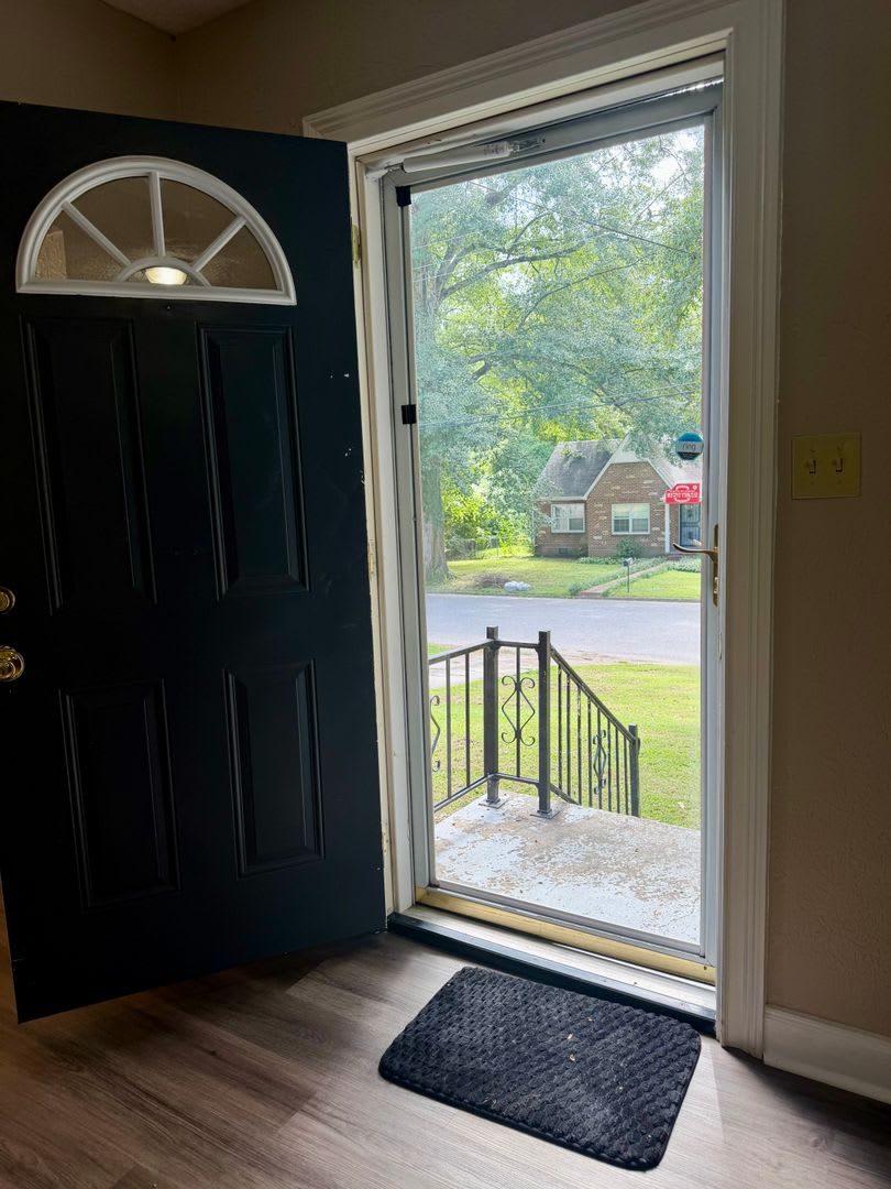 Cute and Comfy: 3 bedroom 2 Bath House – photo 2