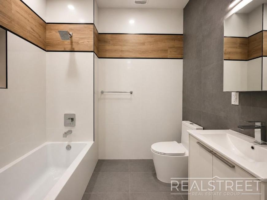 729 Rogers Avenue – photo 5