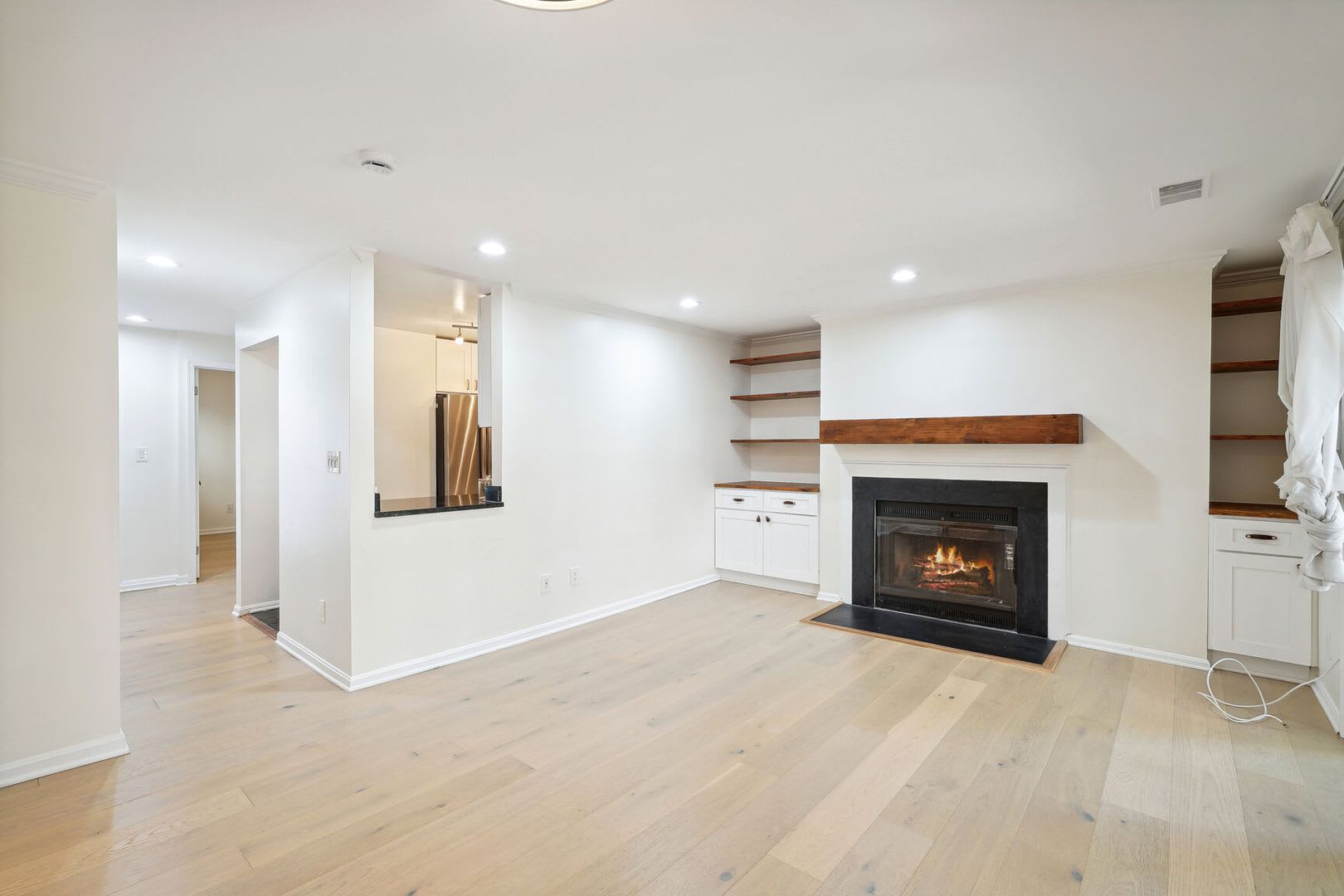 Prime West End/Foggy Bottom Luxury! Gorgeous 2BR/2BA with Private Outdoor Space + Included Parking! – photo 4