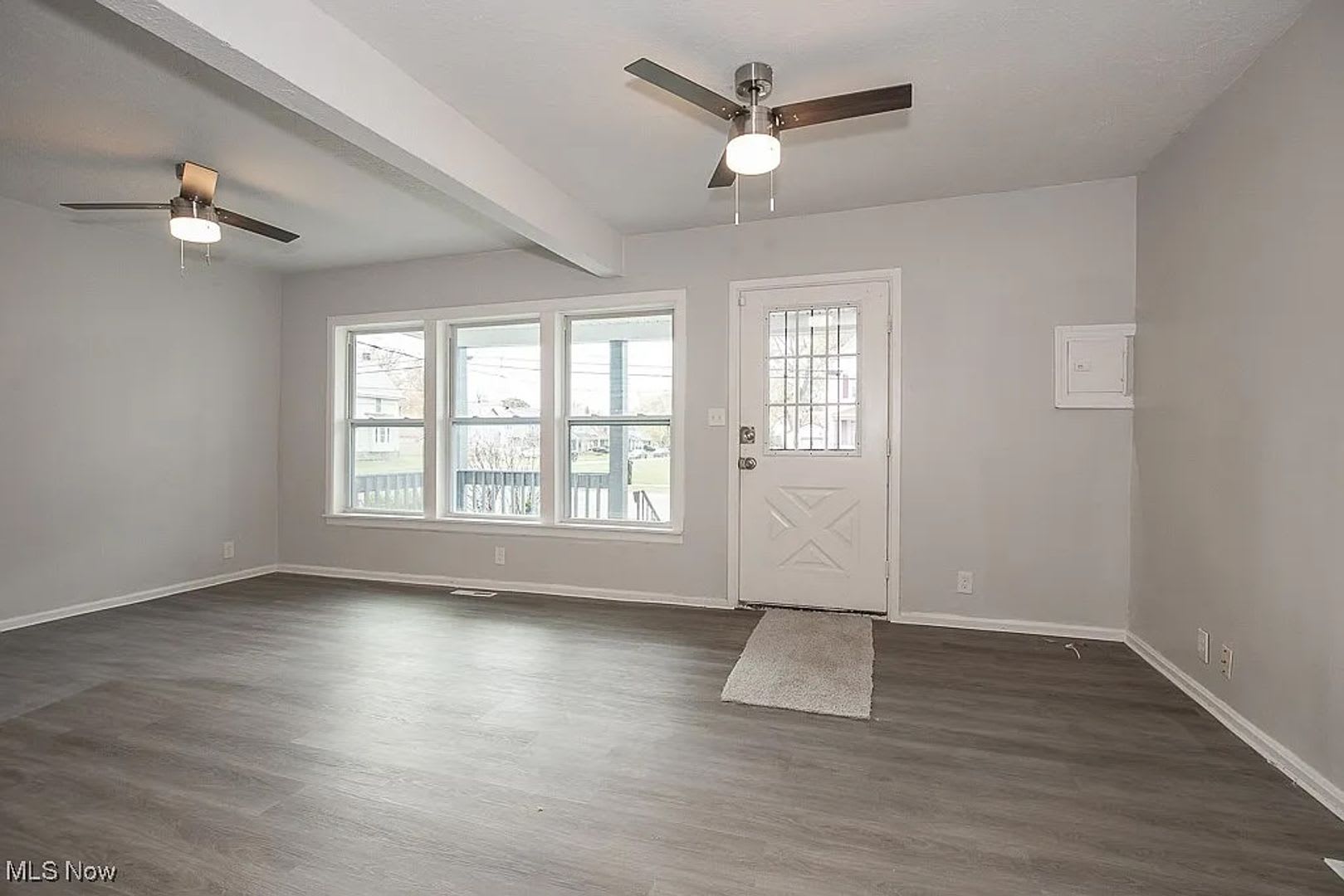 Four Bed 2 Full Bath in Lorain- FIRST MONTH RENT HALF OFF! – photo 2