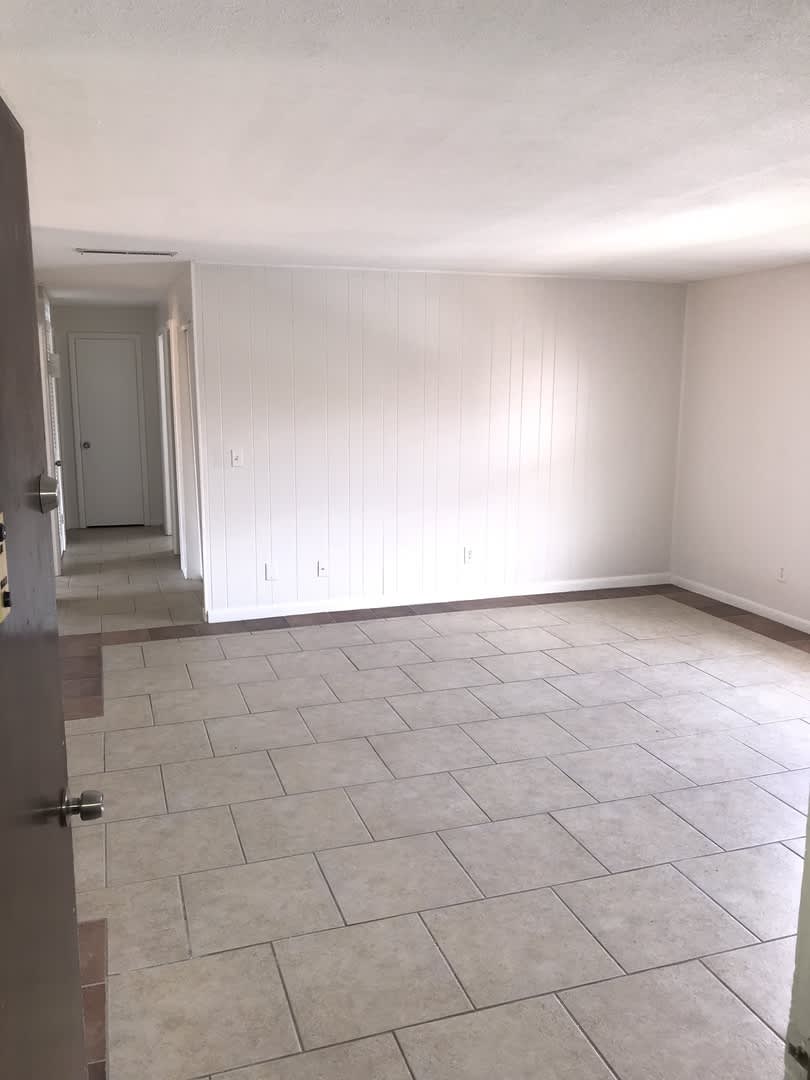 1667 W Oak Ridge Road – photo 3