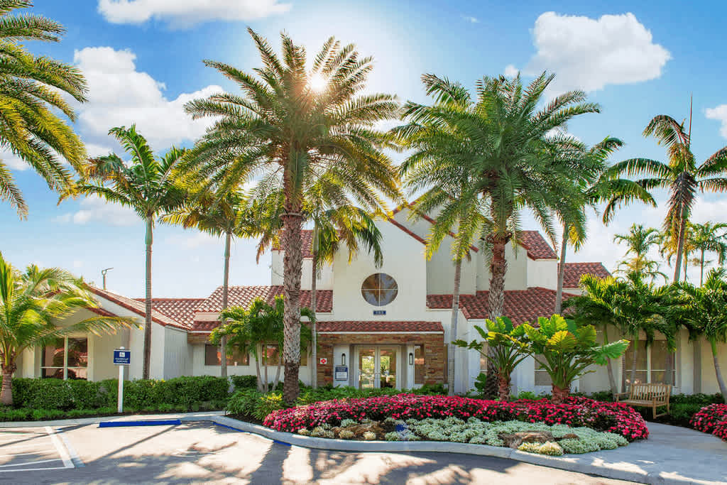 Sheridan Ocean Club Apartments – photo 5