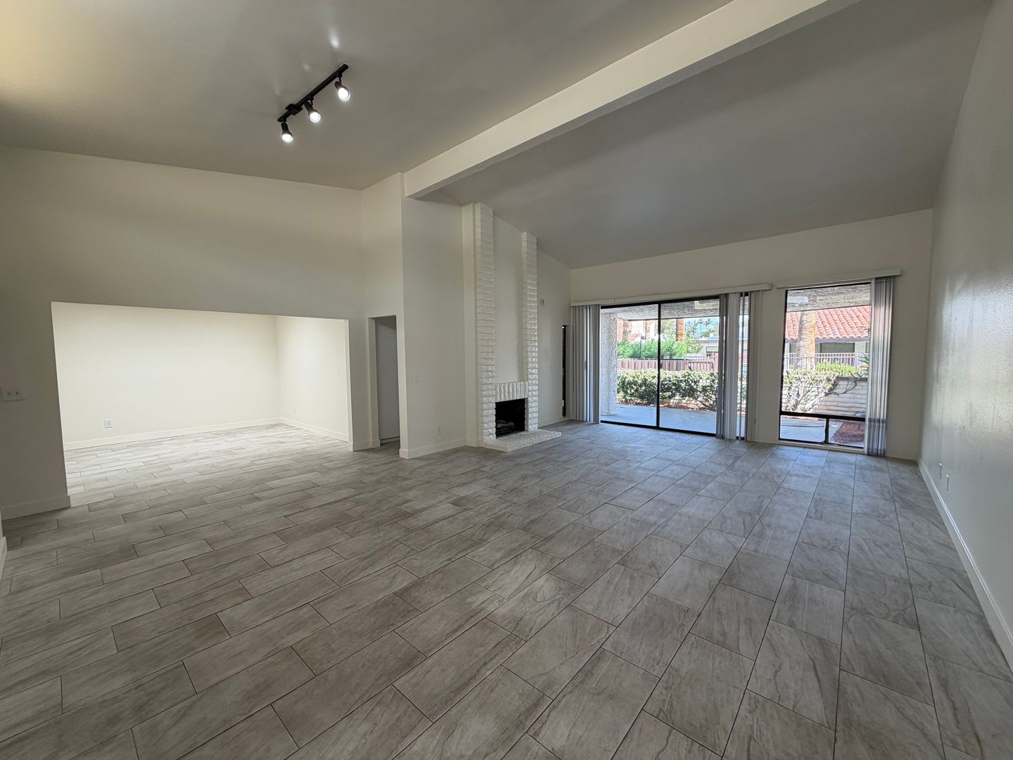 Single Story Townhouse 3 Bedroom 2 Bath – photo 3