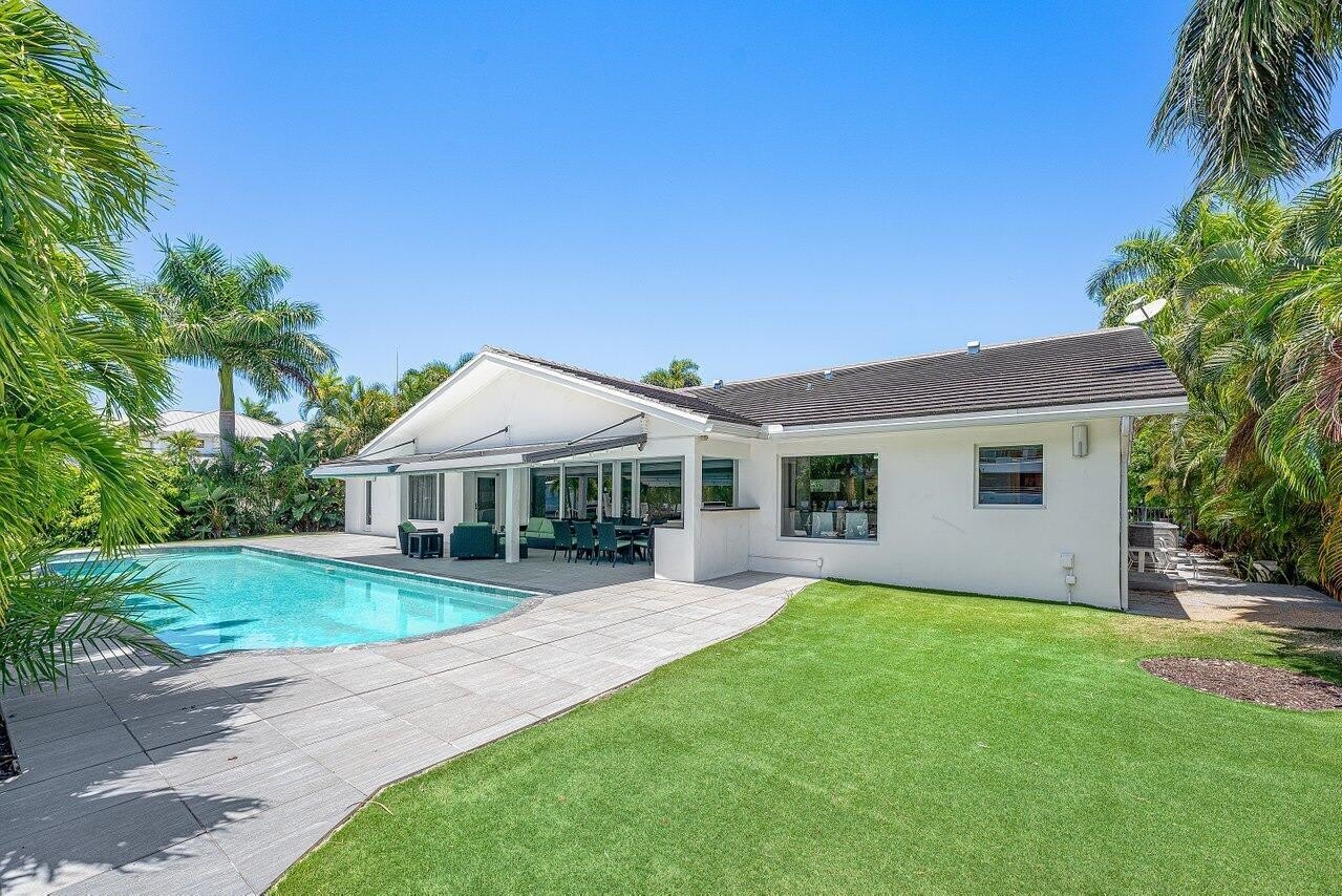 2540 MERCEDES Drive – photo 5