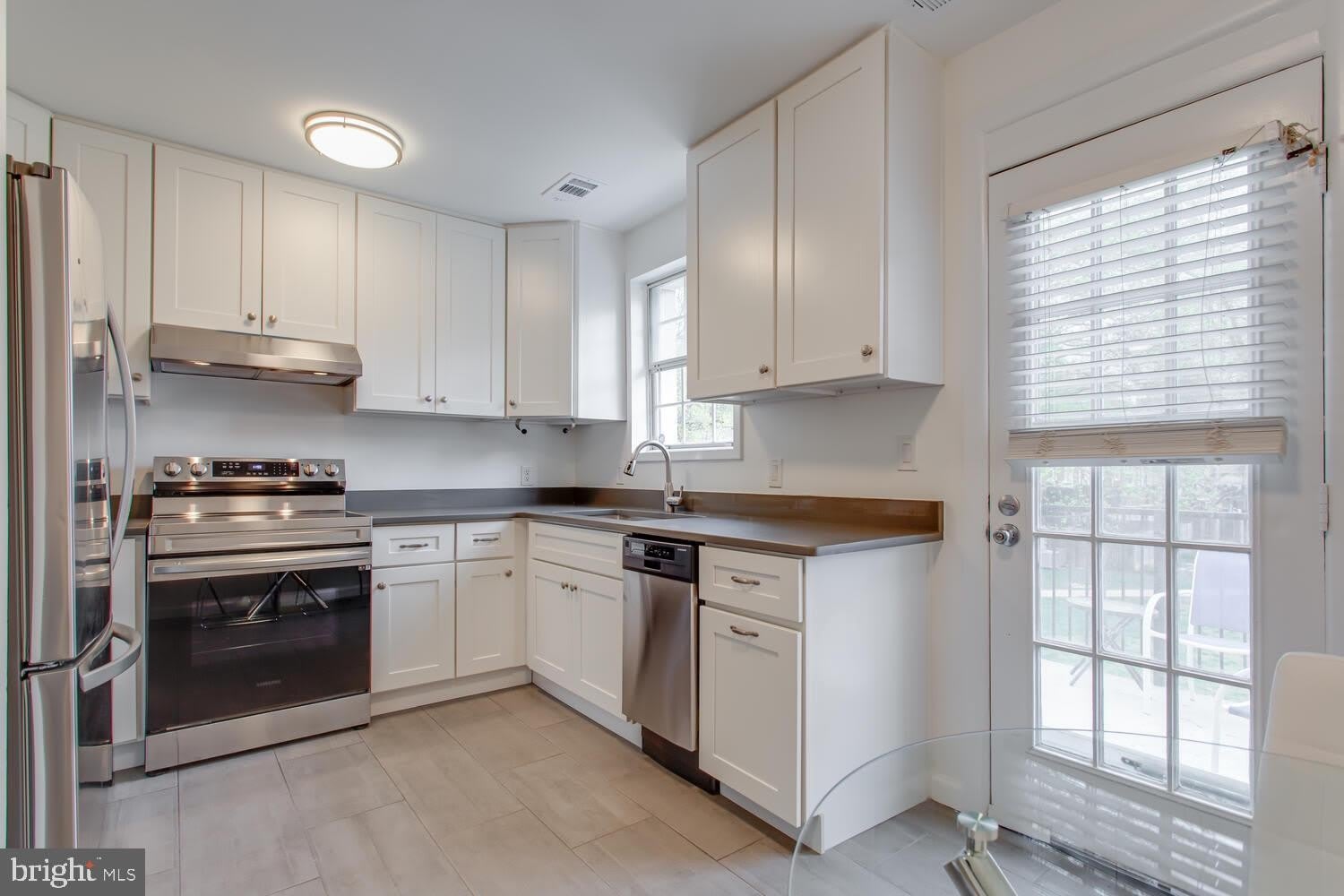 2707 WALTER REED – photo 2