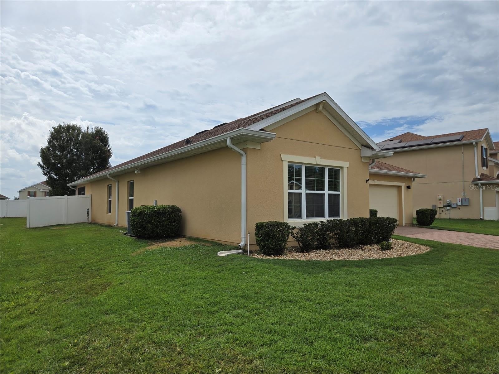 2246 WAUKEGAN Drive – photo 3