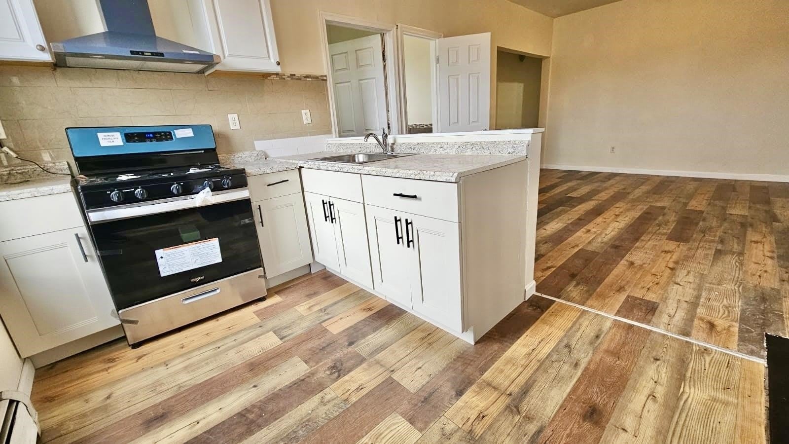 126 MONTICELLO AVE – photo 2