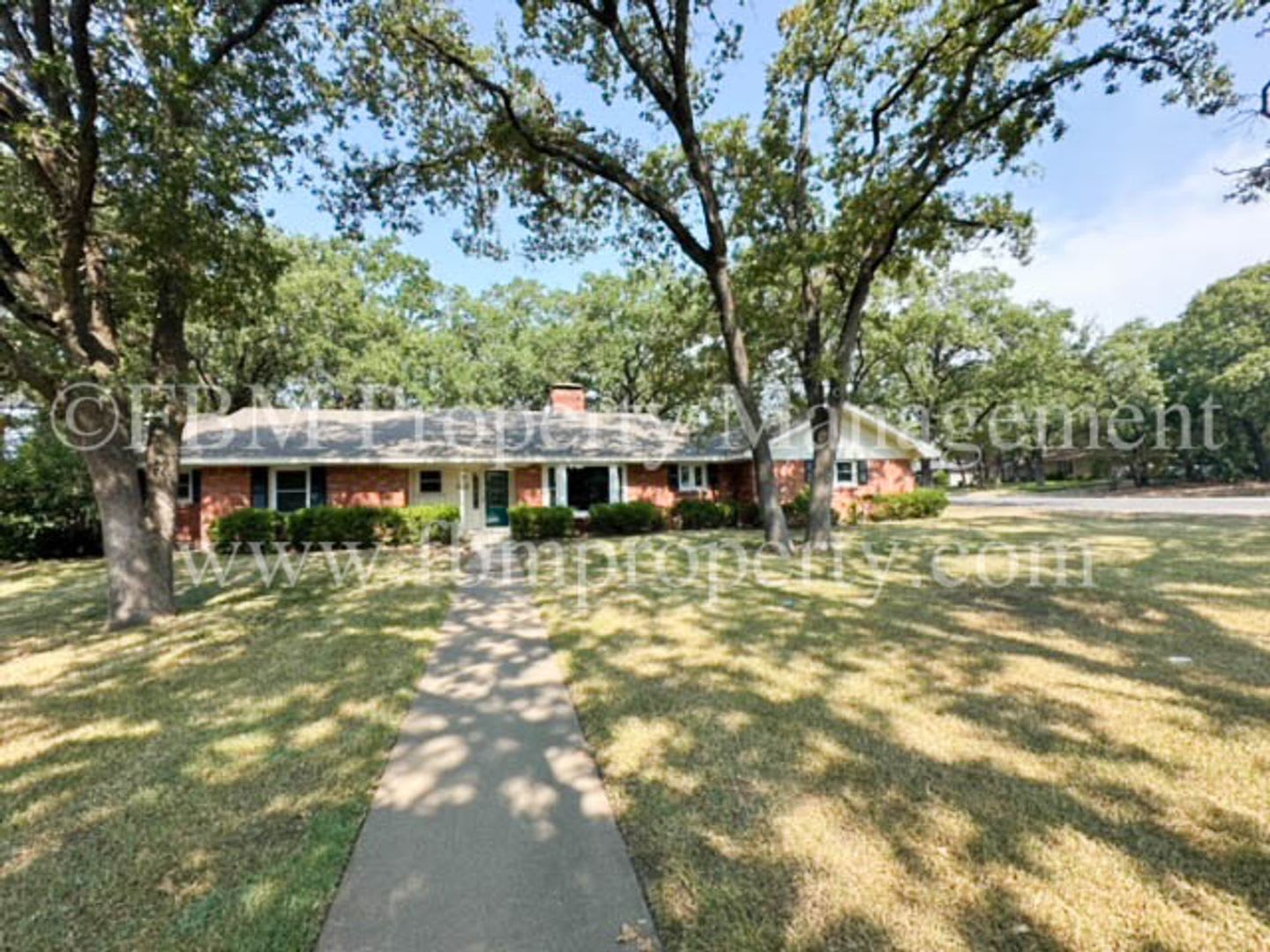 900 Dobbins Rd – photo 1