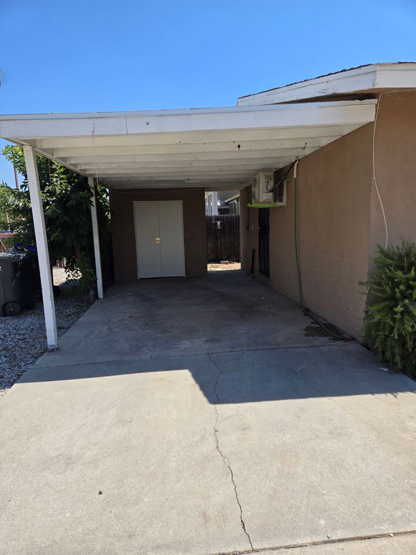 1 550 2 Bedroom 1 Bath For Rent – photo 4