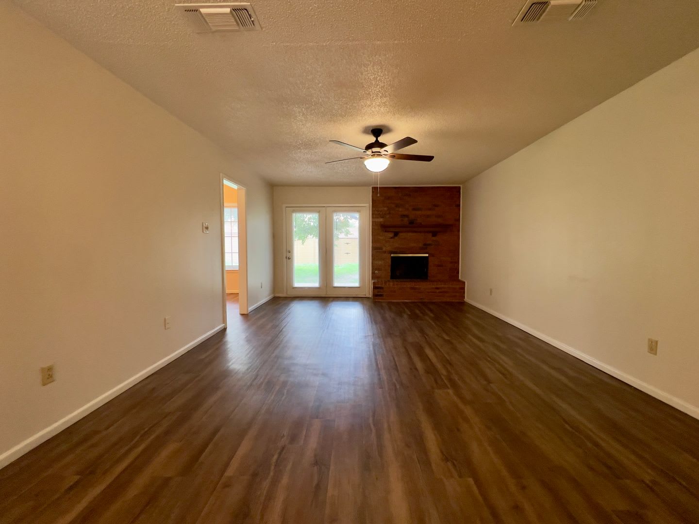 Fully Updated 3/2/2 in West Lubbock – photo 4