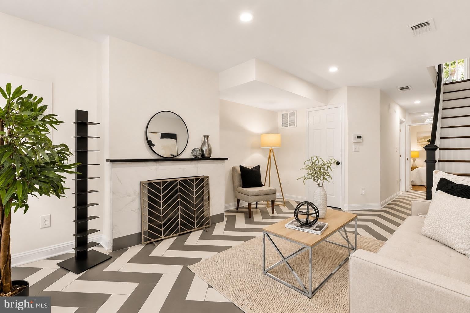 320 G Street SE – photo 4