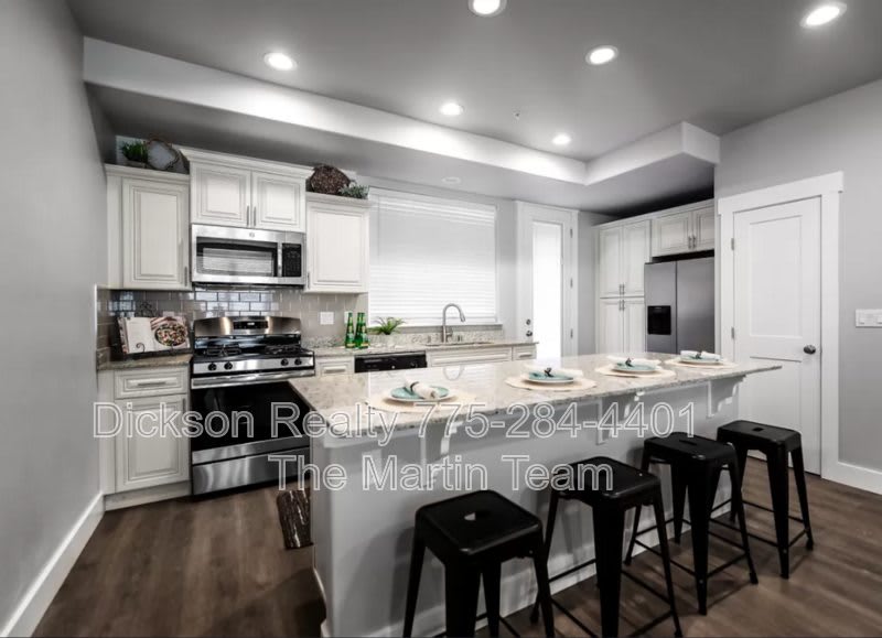 720 Bluffs Court – photo 2