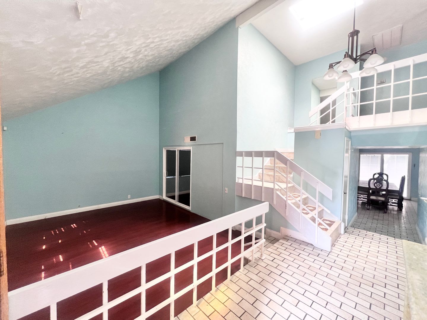 For Rent – Spacious 5 Bedroom Home with Pool! – photo 2