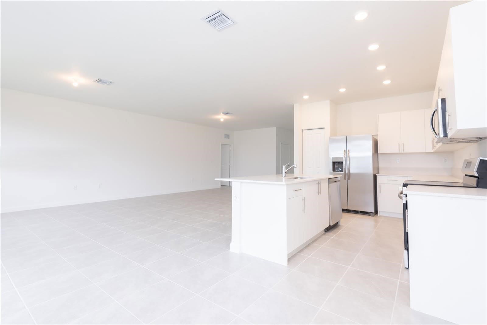 2636 SouthEast 8th Court – photo 2