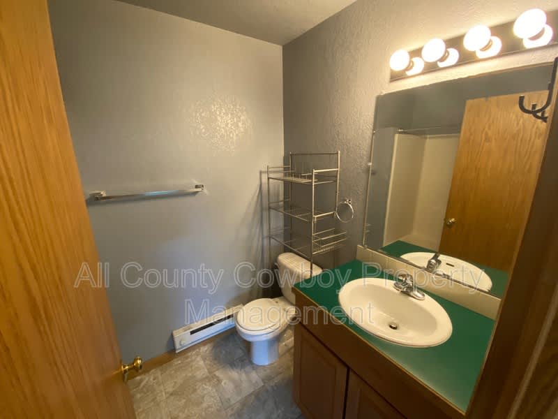 1557 Jefferson St – photo 4