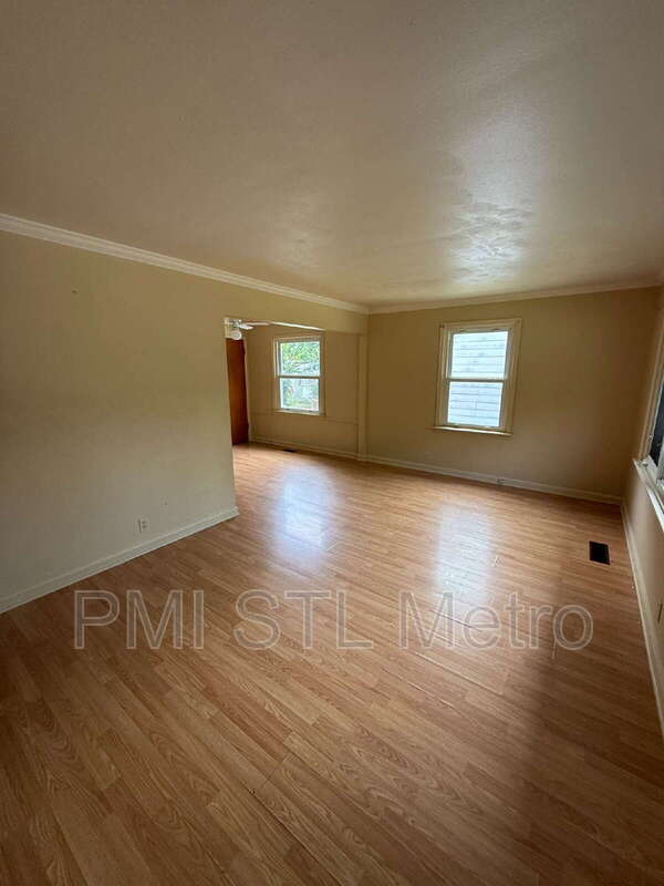 1246 Darr Dr – photo 2