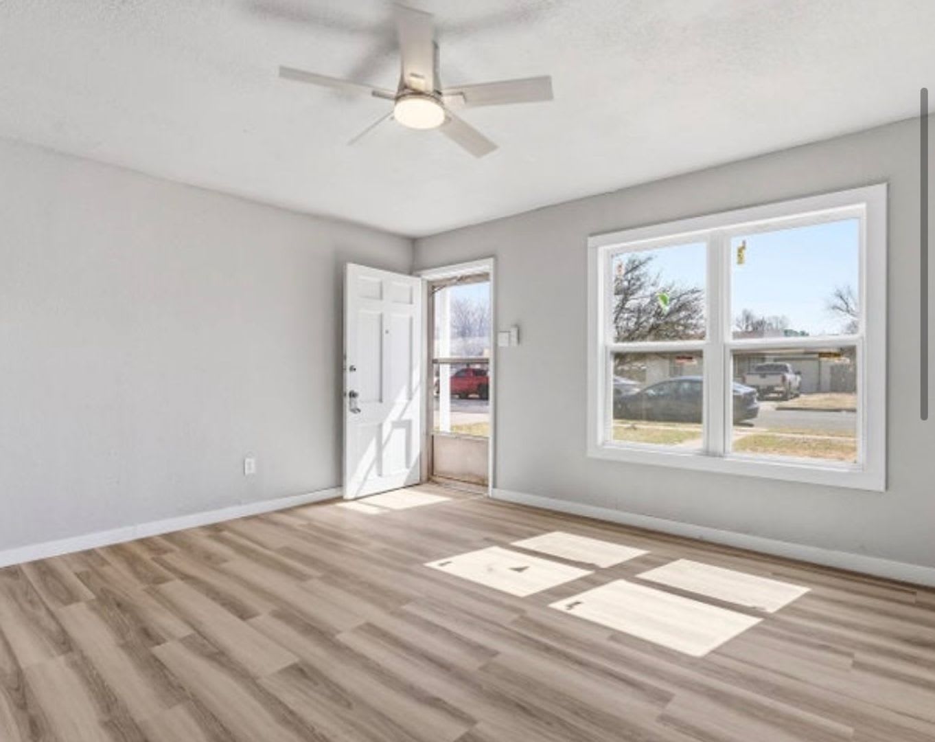 Move in special – photo 3