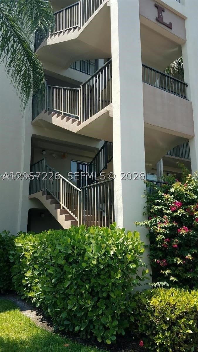 550 SW 137th Ave – photo 3