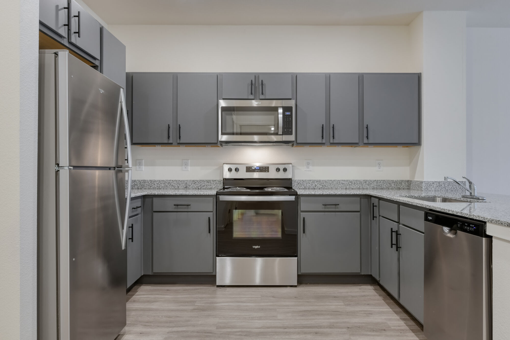 Sunstone Apartments – photo 5