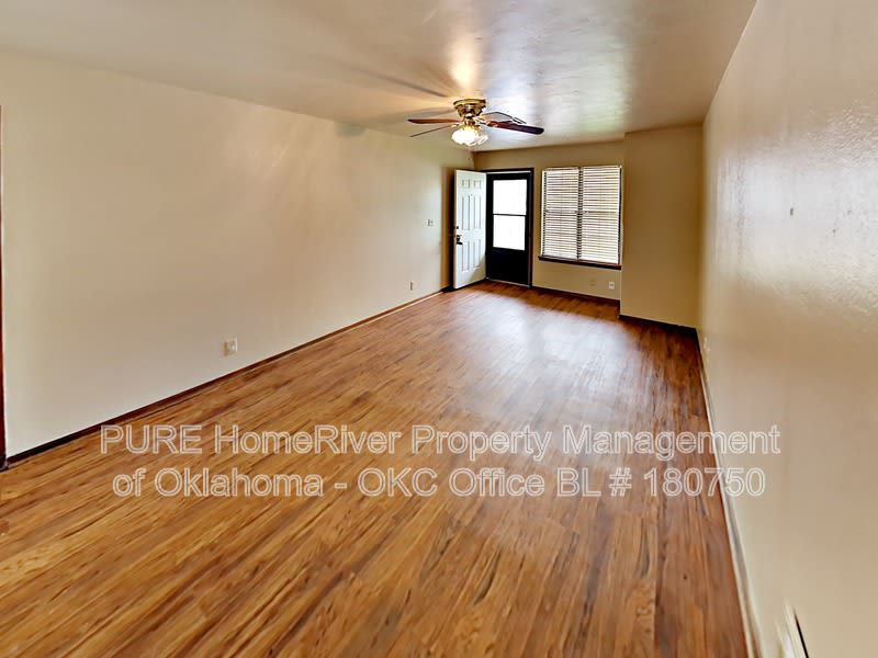660 W Forster Dr – photo 2