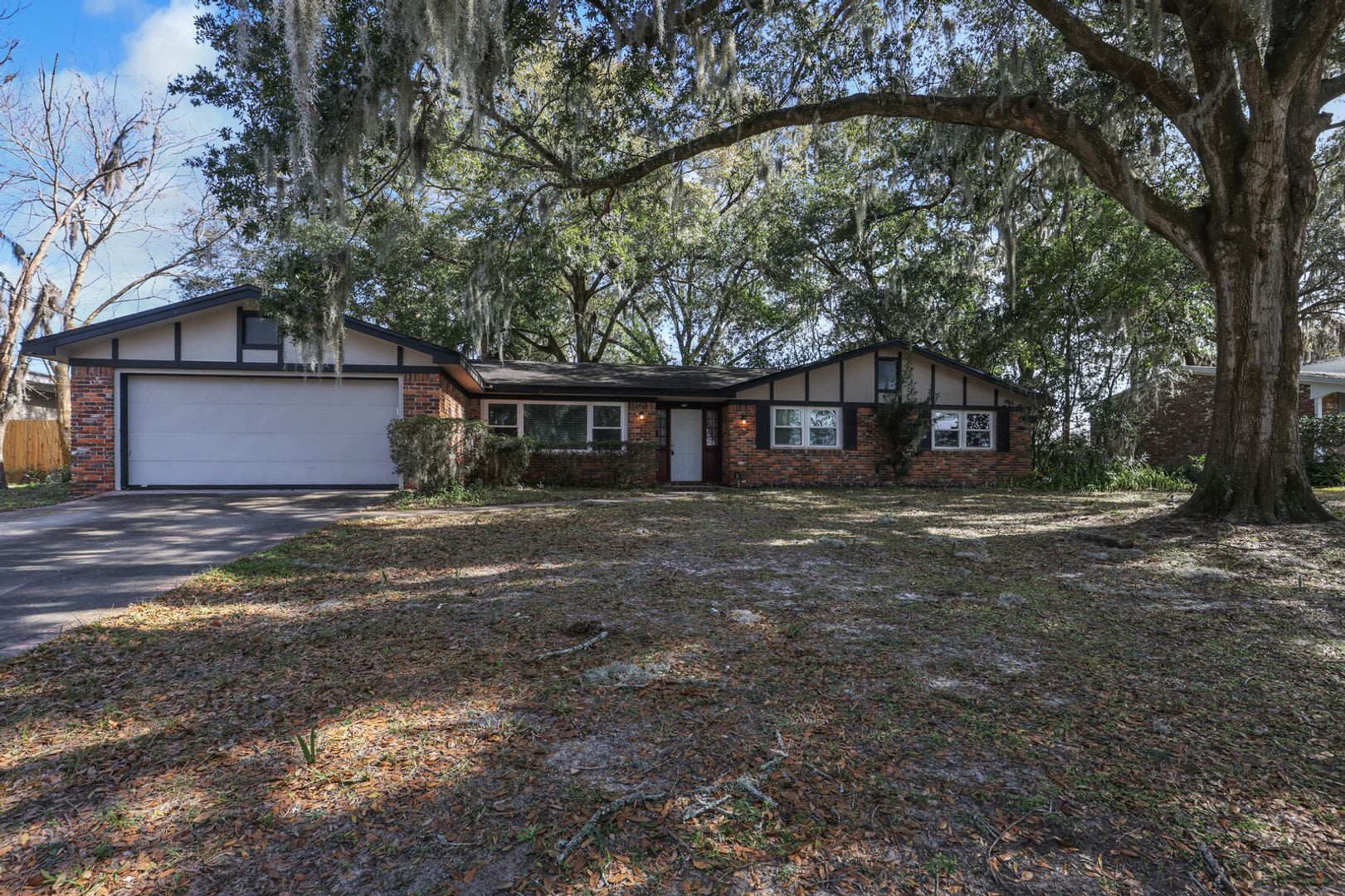 4 bedroom 2.5 bath home in Fort Caroline! – photo 2