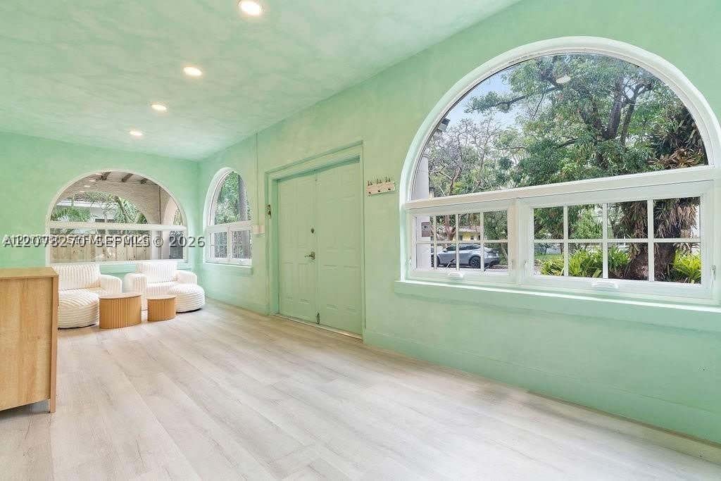22 NE 44th St – photo 5