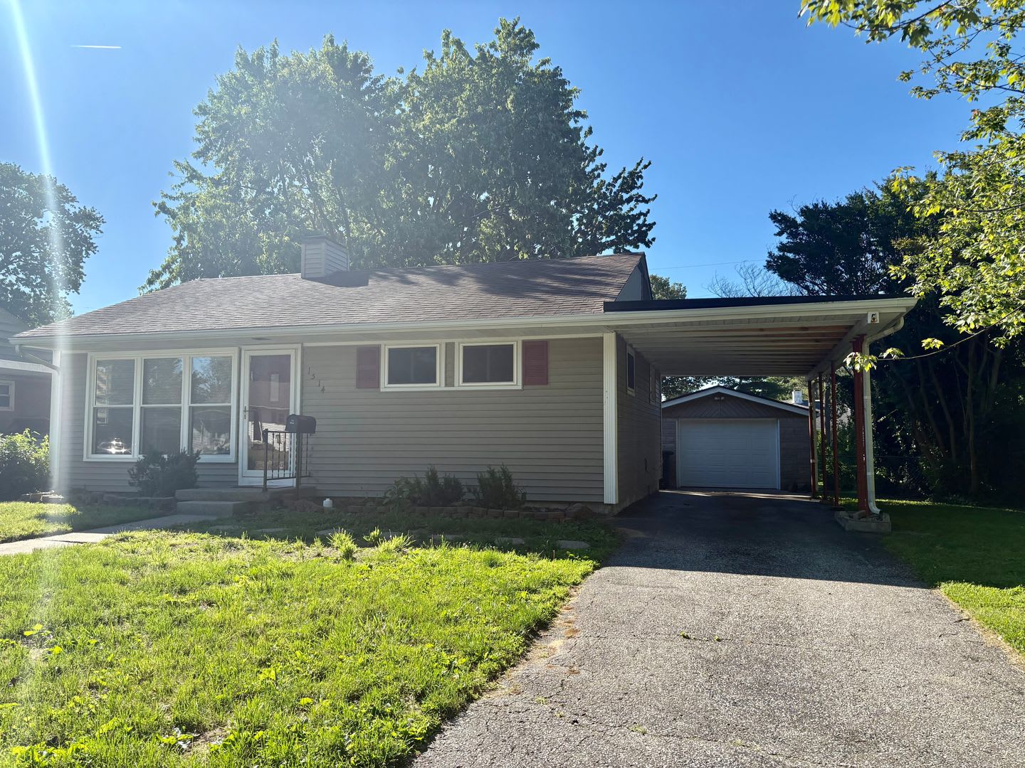 2 bedroom 1 bath house for rent with a garage – photo 2