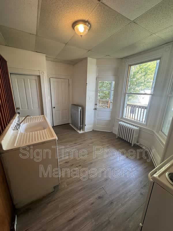 38 East Franklin Street 4 – photo 2