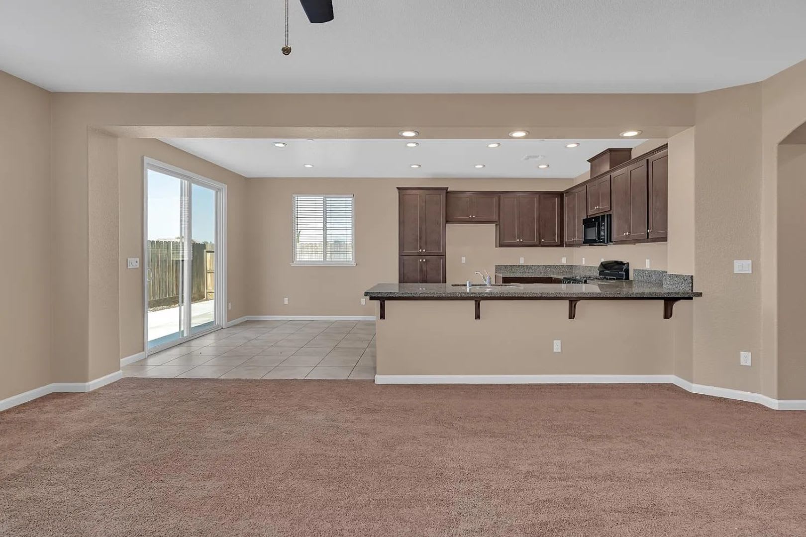 Beautiful 3 Bedroom 2 Bath Home for Rent – photo 2
