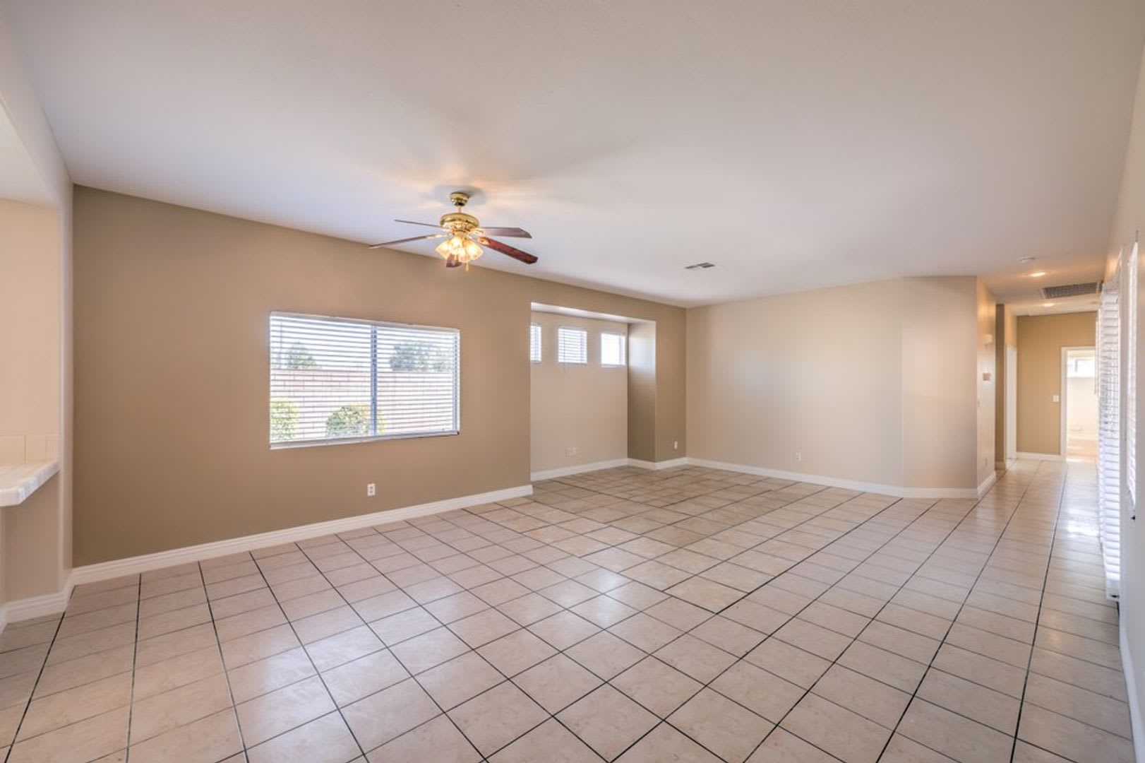 Location! Location! Single Story in Gated Summerlin W/ Community Pool & Spa. – photo 4