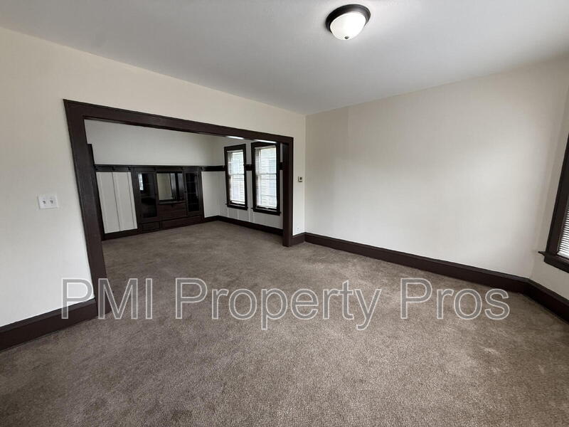 2532 N 37th St – photo 2