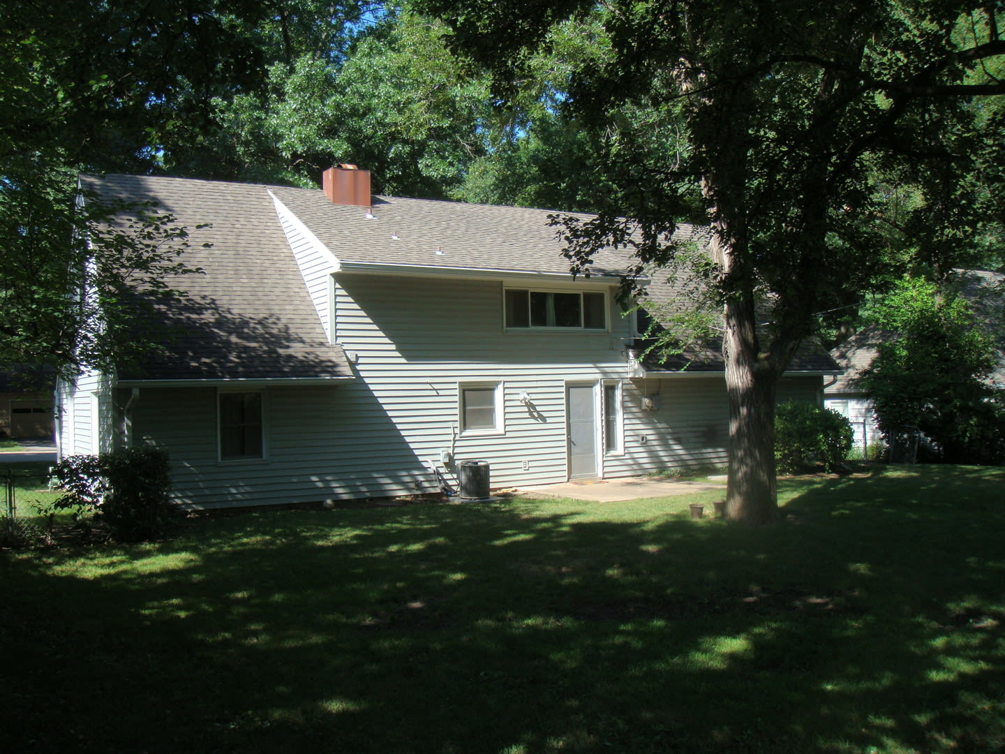 Large 5 Bedroom Nall Hills Home – photo 2