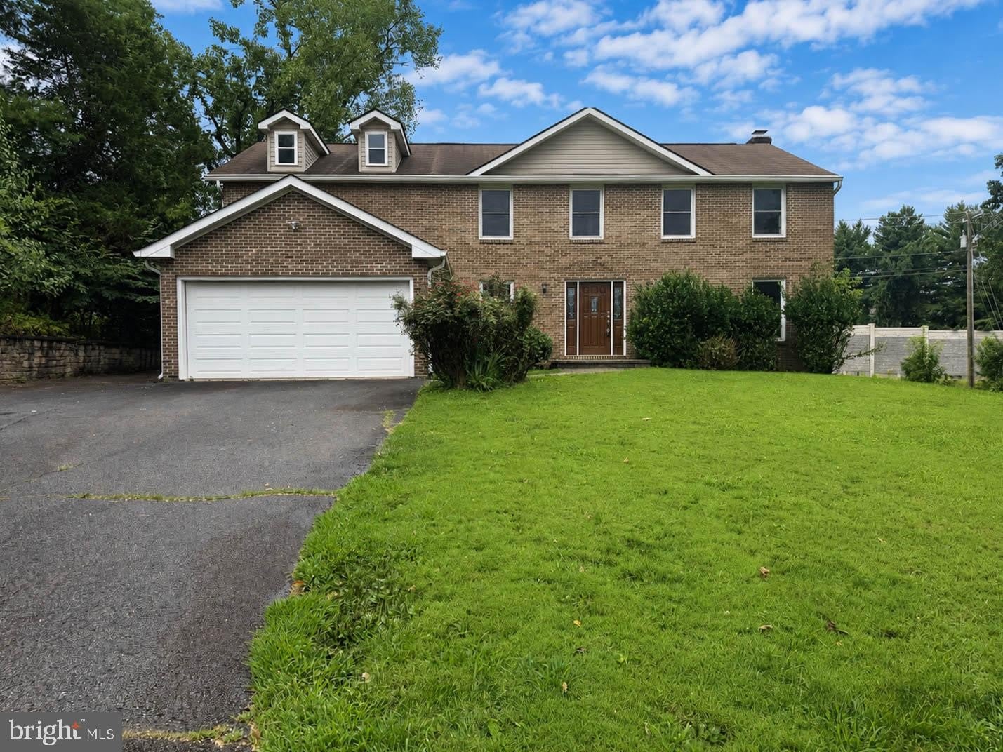 9627 LOCUST HILL Drive – photo 1